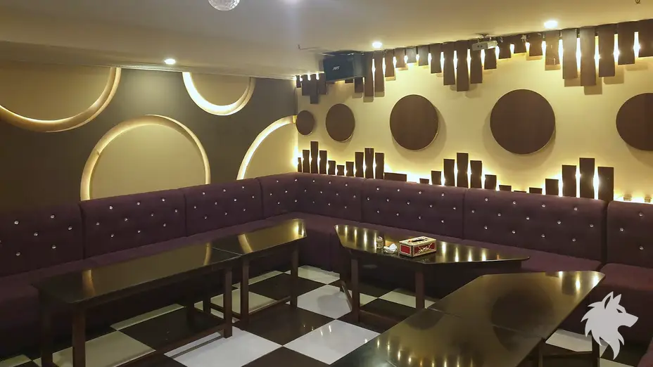 원형 간접 조명 인테리어 룸