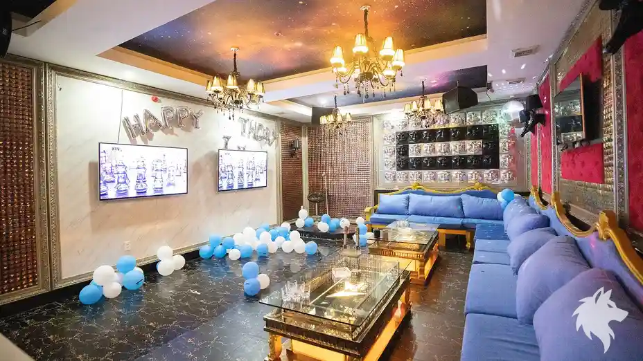 파티 장식된 대형 객실