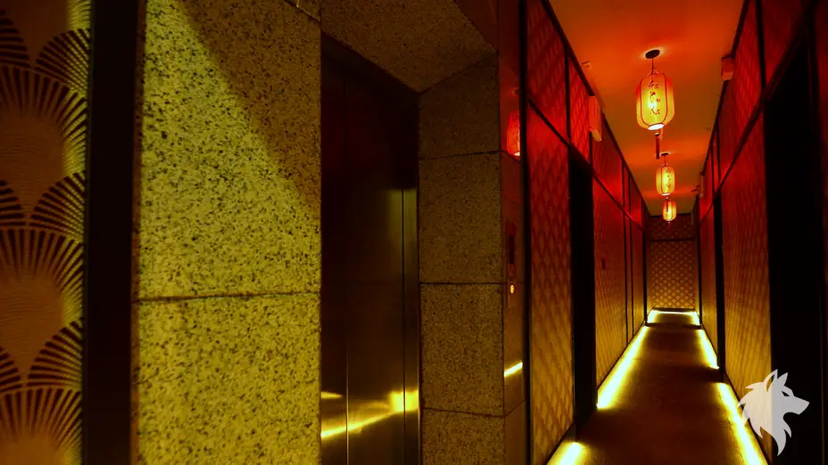 붉은 등불 복도